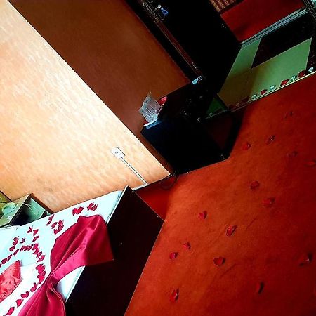 Asia Hotel Târgu Jiu エクステリア 写真