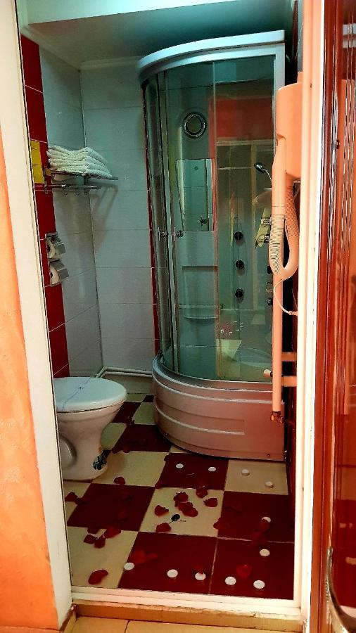 Asia Hotel Târgu Jiu エクステリア 写真
