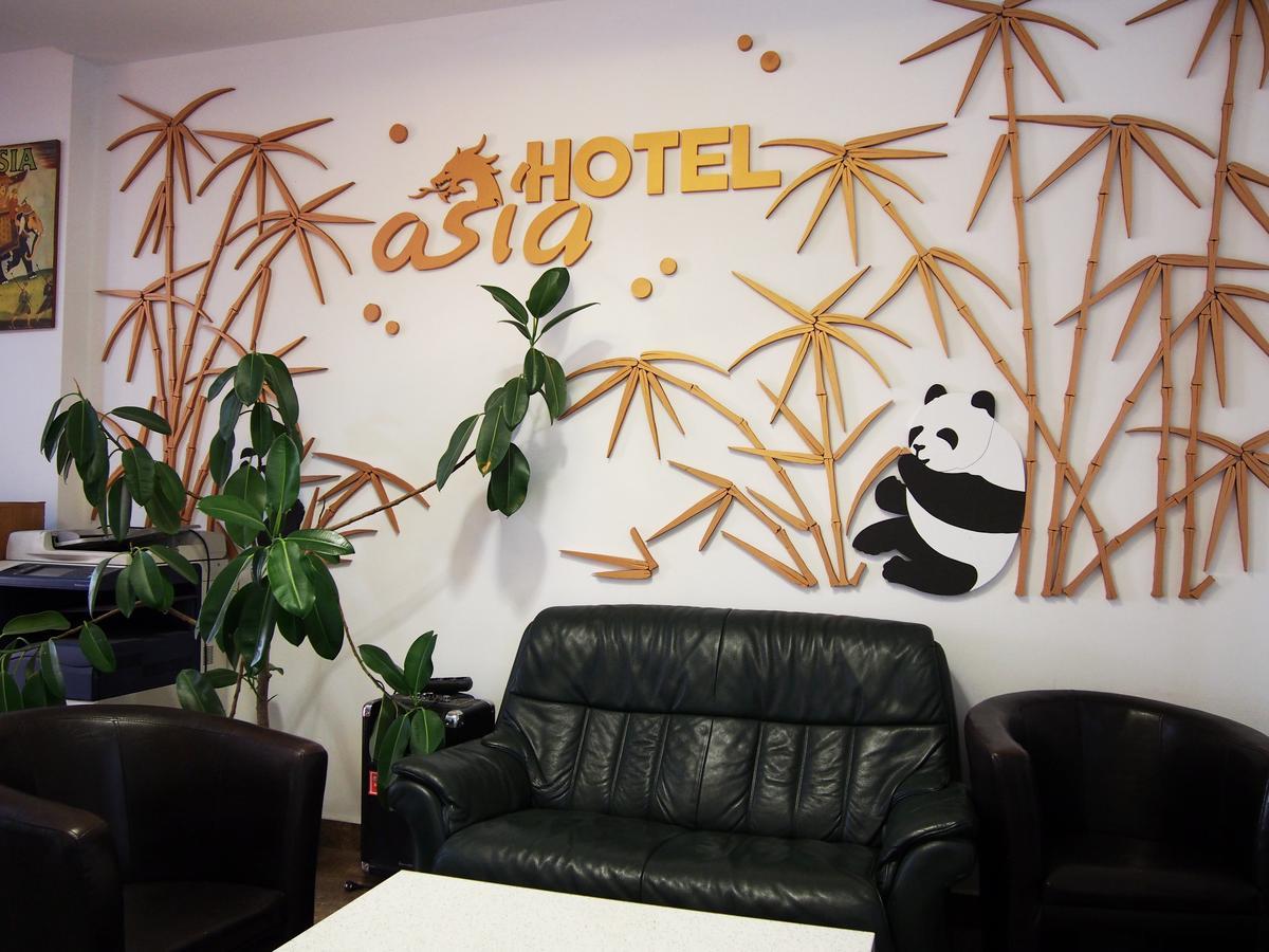 Asia Hotel Târgu Jiu エクステリア 写真