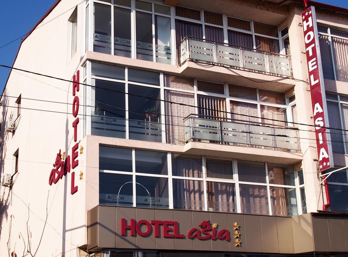 Asia Hotel Târgu Jiu エクステリア 写真