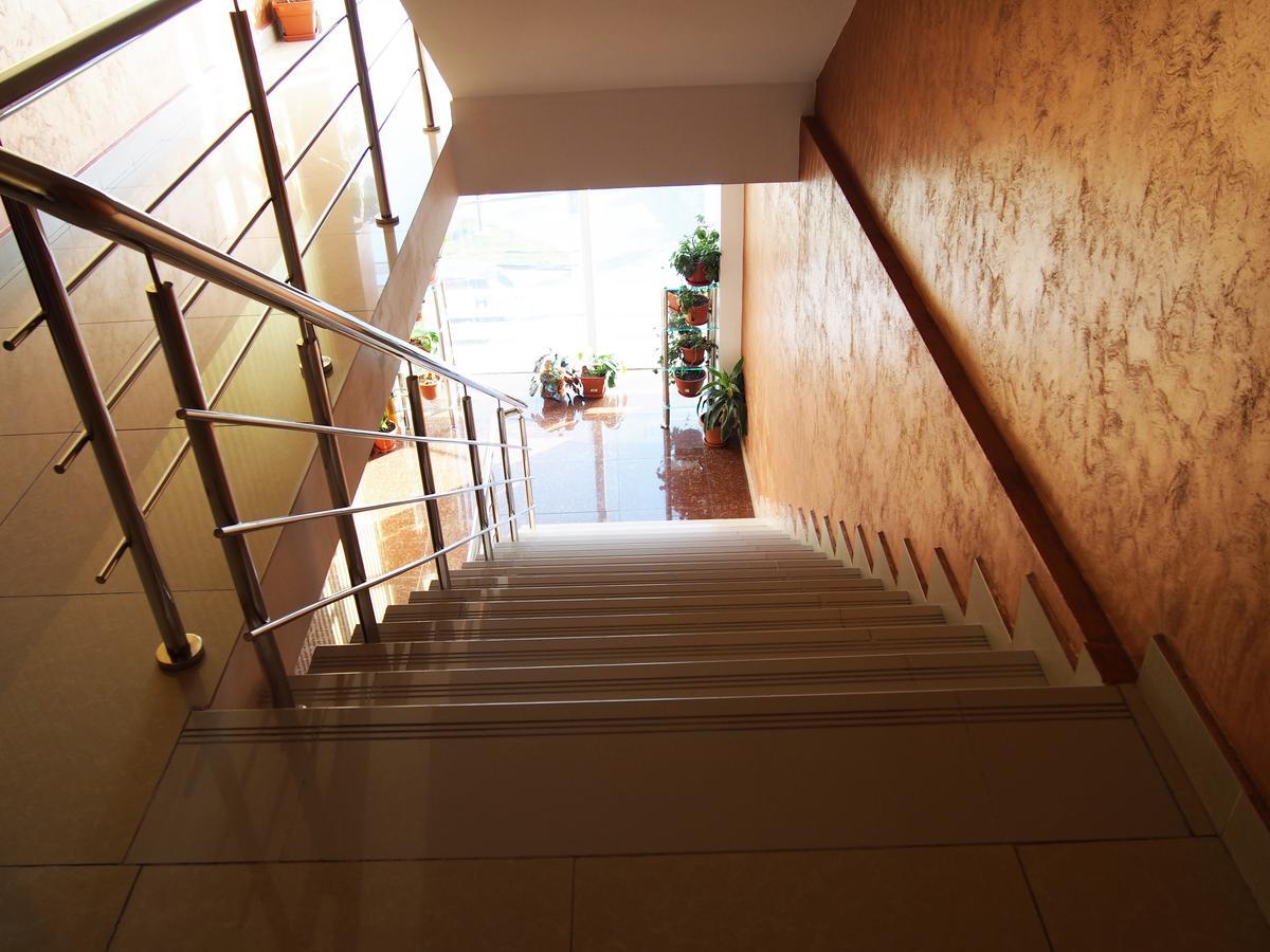 Asia Hotel Târgu Jiu エクステリア 写真