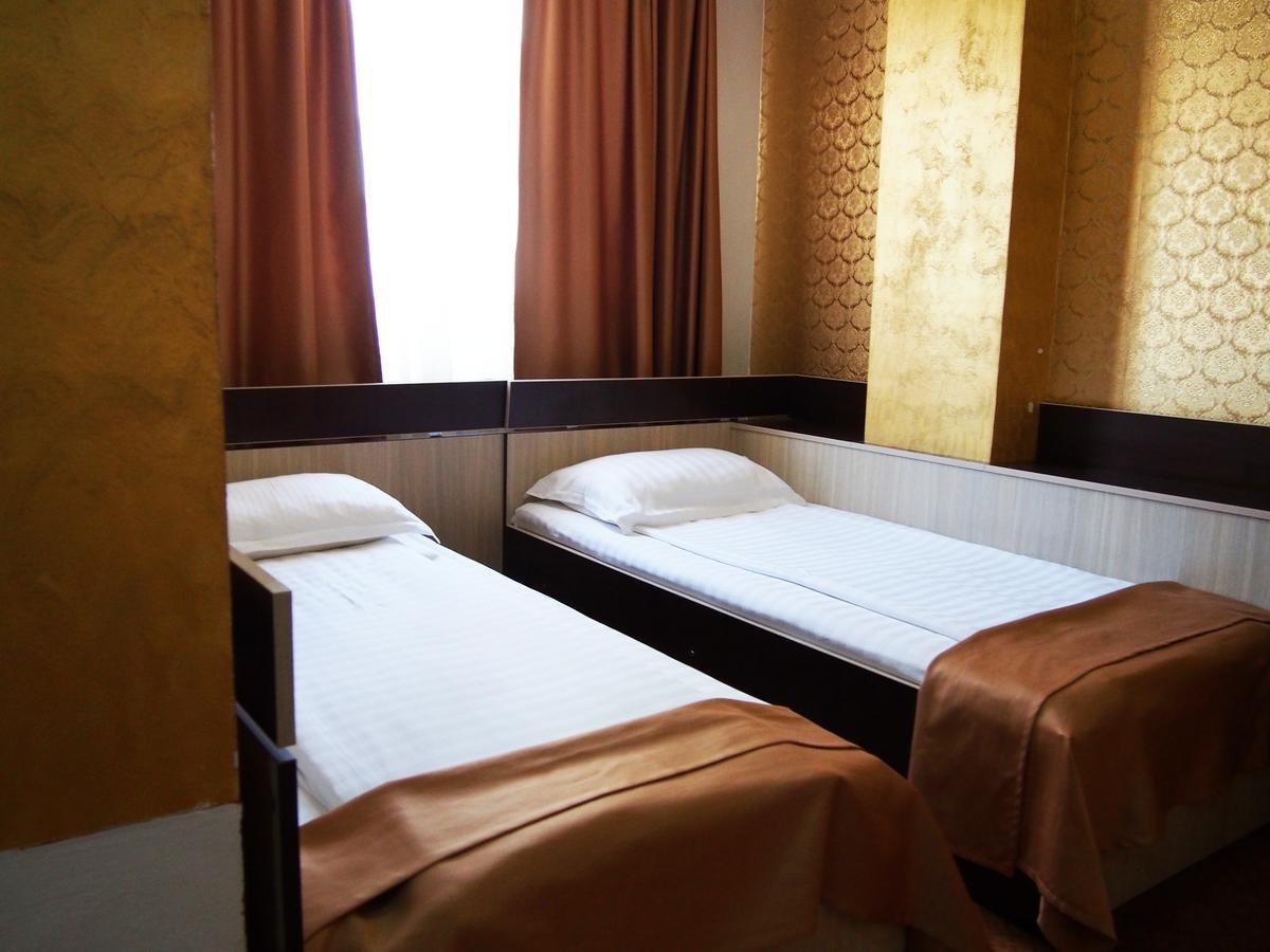 Asia Hotel Târgu Jiu エクステリア 写真