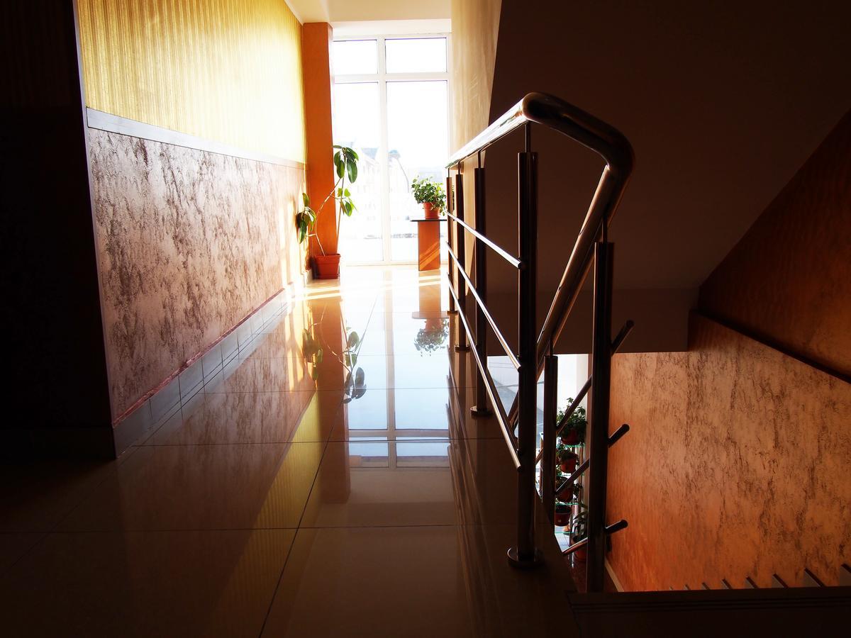 Asia Hotel Târgu Jiu エクステリア 写真